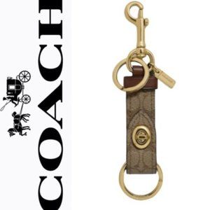 Coach Trigger Snap signature Bag Charm. New!